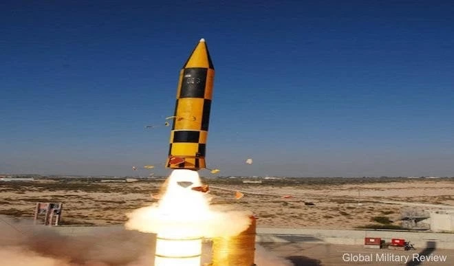 Πυραύλους ικανούς να πλήξουν «οποιοδήποτε στόχο στη Μ. Ανατολή» θα αποκτήσει το Ισραήλ